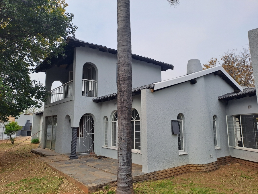 4 Bedroom Property for Sale in Verwoerdpark Gauteng