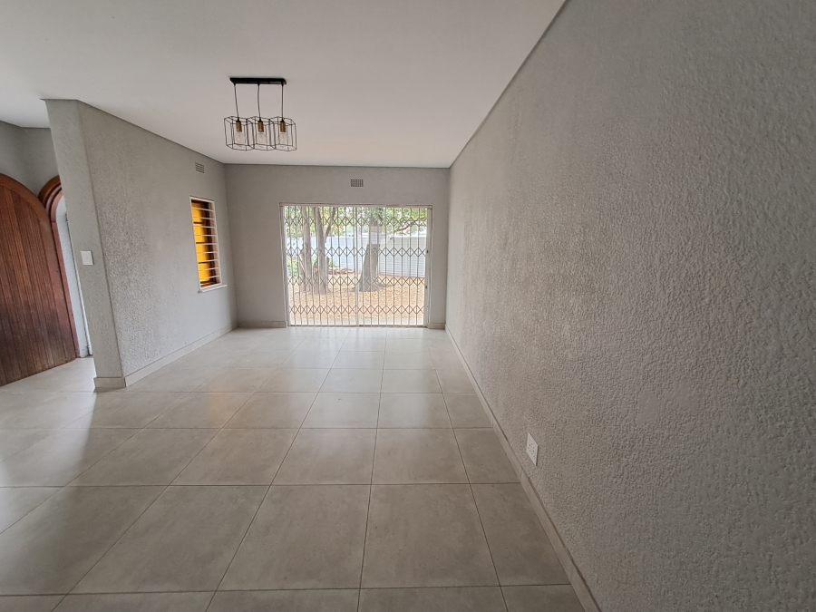 4 Bedroom Property for Sale in Verwoerdpark Gauteng