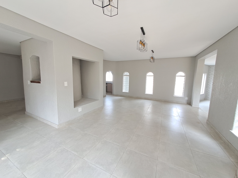 4 Bedroom Property for Sale in Verwoerdpark Gauteng