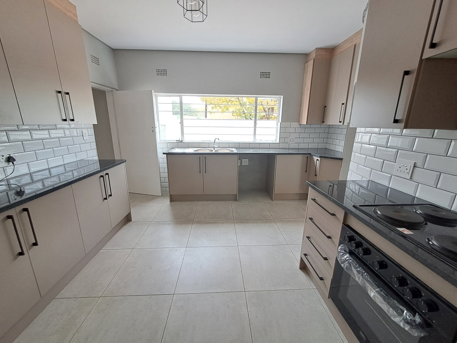 4 Bedroom Property for Sale in Verwoerdpark Gauteng