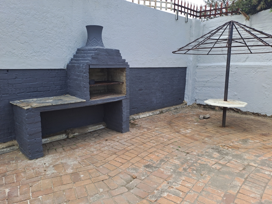 4 Bedroom Property for Sale in Verwoerdpark Gauteng