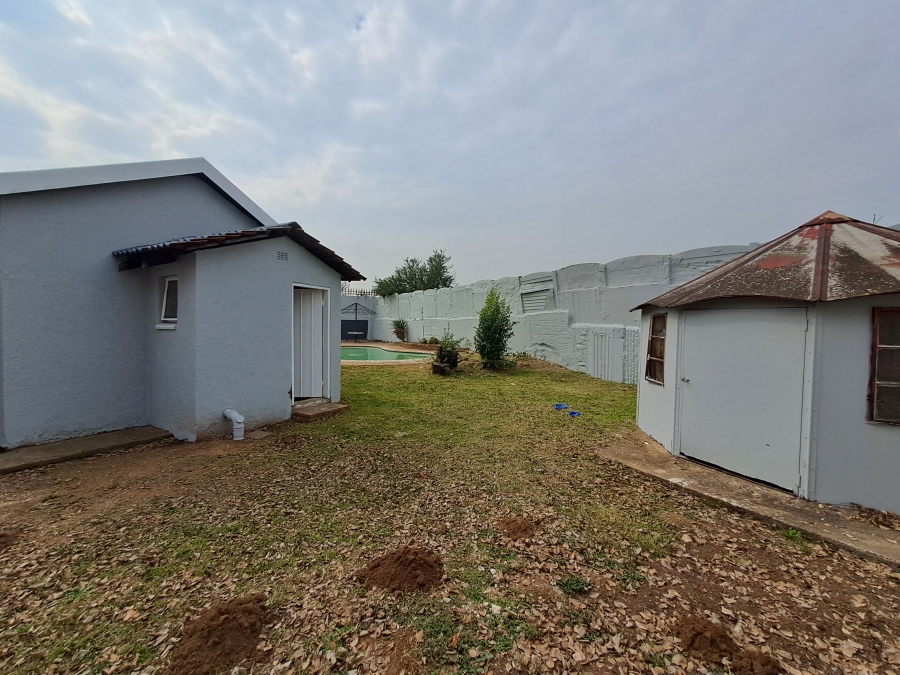 4 Bedroom Property for Sale in Verwoerdpark Gauteng
