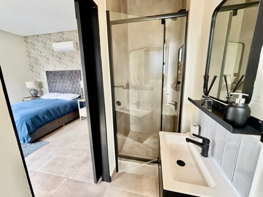 To Let 2 Bedroom Property for Rent in Sandown Gauteng