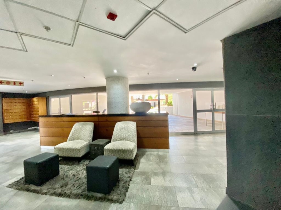 To Let 3 Bedroom Property for Rent in Sandhurst Gauteng