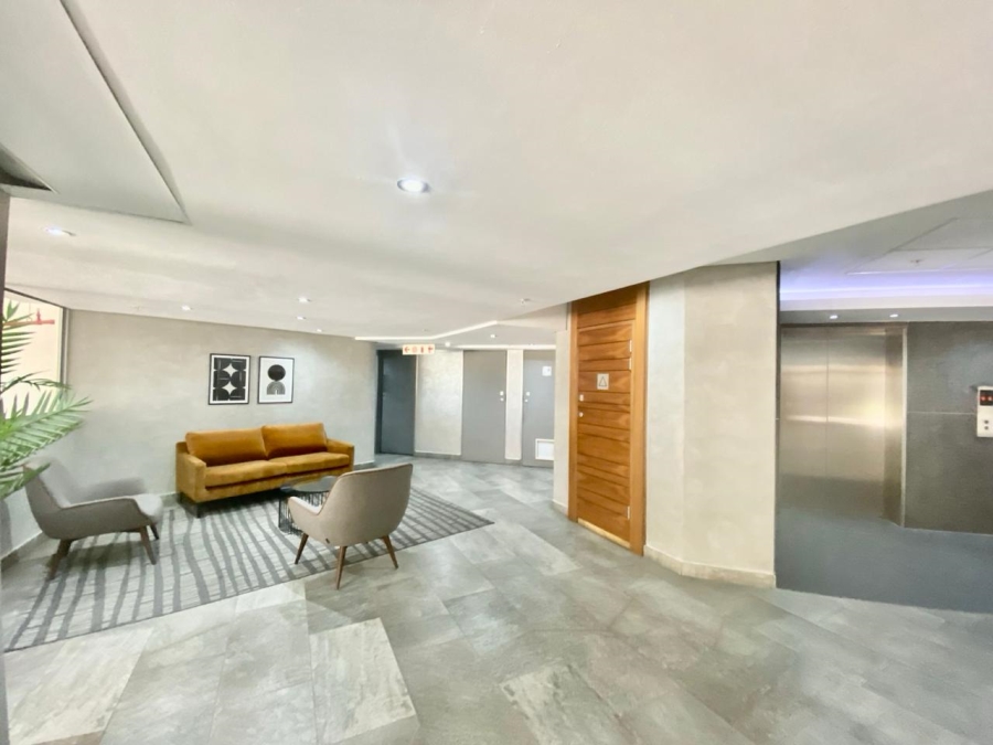To Let 3 Bedroom Property for Rent in Sandhurst Gauteng
