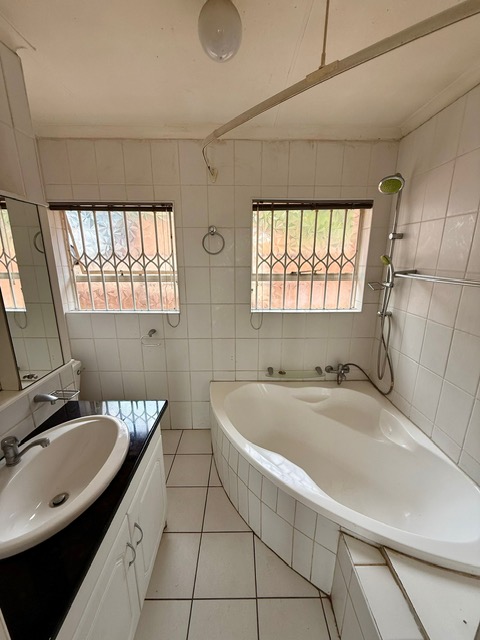 3 Bedroom Property for Sale in Constantia Kloof Gauteng