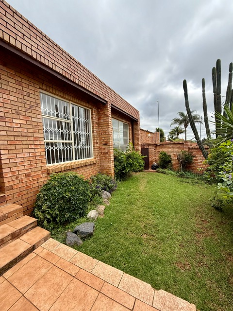 3 Bedroom Property for Sale in Constantia Kloof Gauteng