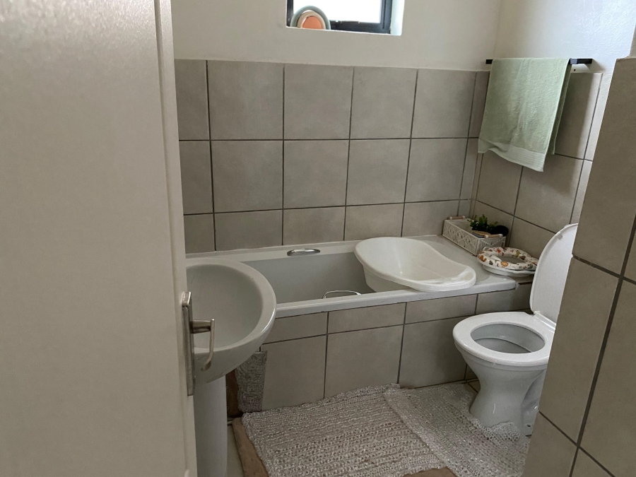 To Let 2 Bedroom Property for Rent in Rynfield A H Gauteng