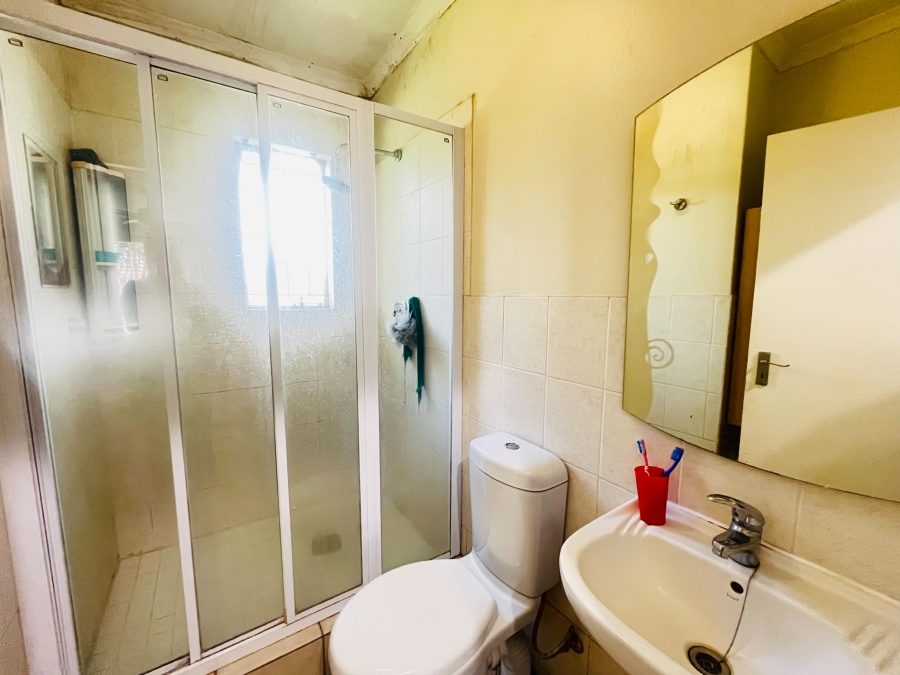 To Let 2 Bedroom Property for Rent in Greenstone Hill Gauteng