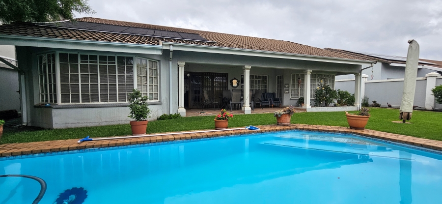 3 Bedroom Property for Sale in Three Rivers Proper Gauteng