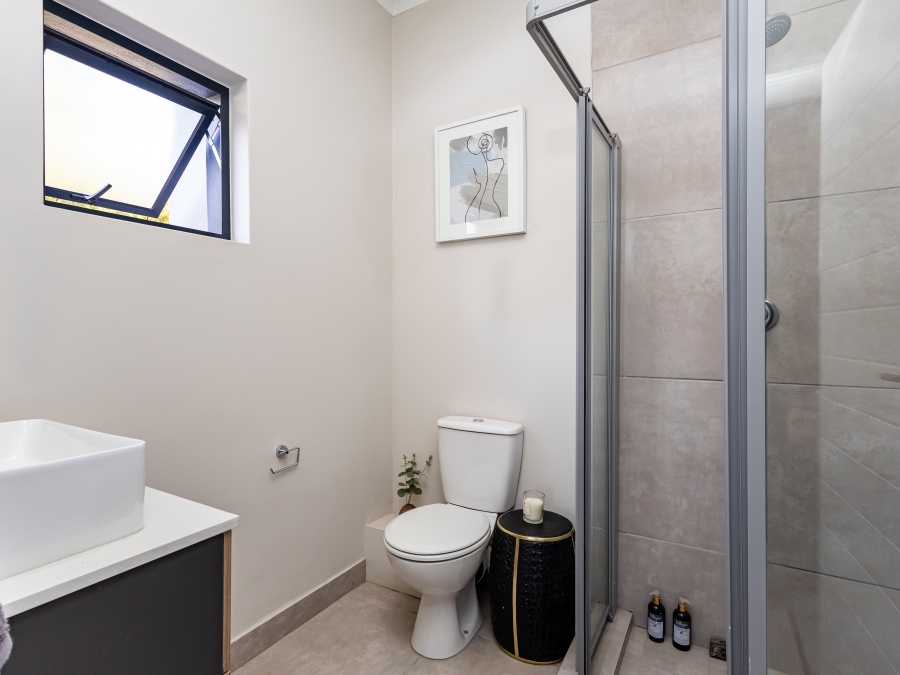 2 Bedroom Property for Sale in Glen Austin Gauteng