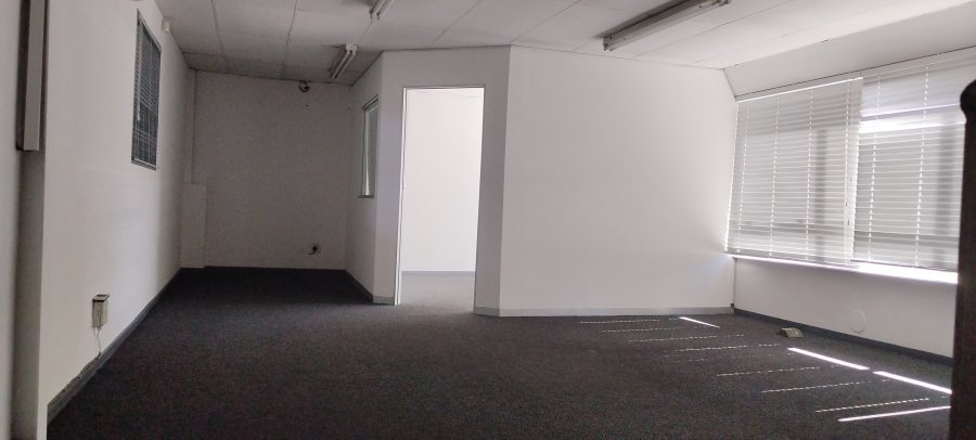 To Let Commercial Property for Rent in Benrose Gauteng