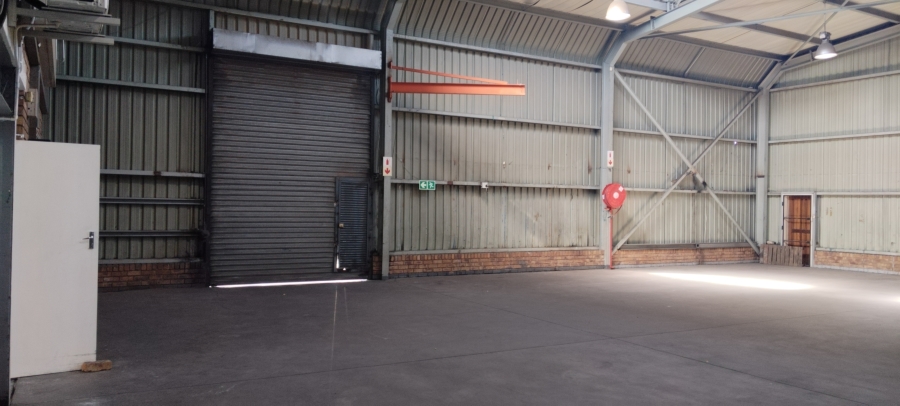 To Let Commercial Property for Rent in Benrose Gauteng
