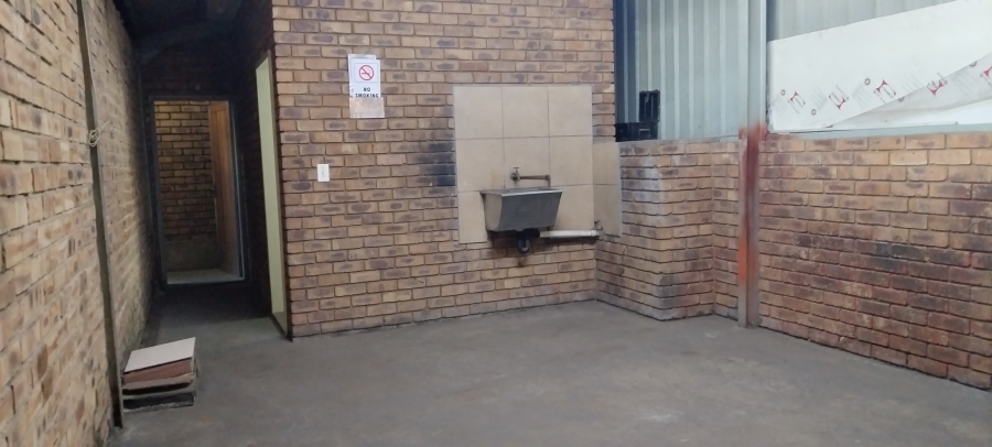 To Let Commercial Property for Rent in Benrose Gauteng