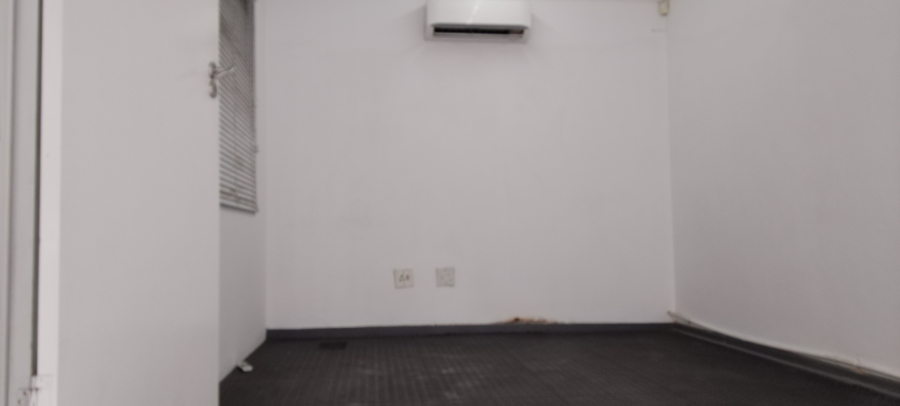 To Let Commercial Property for Rent in Benrose Gauteng