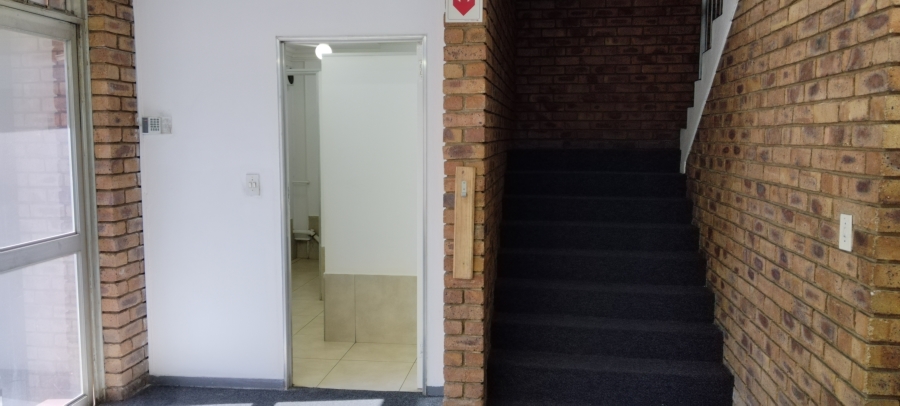 To Let Commercial Property for Rent in Benrose Gauteng