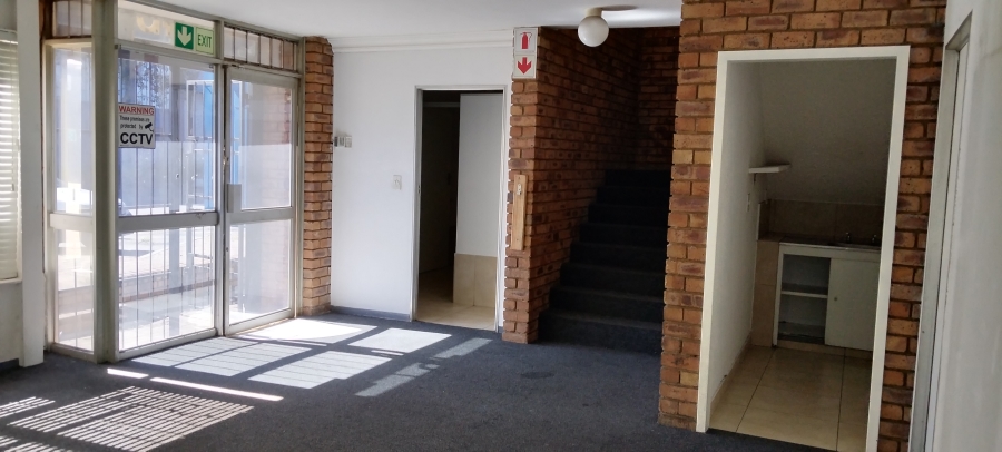 To Let Commercial Property for Rent in Benrose Gauteng