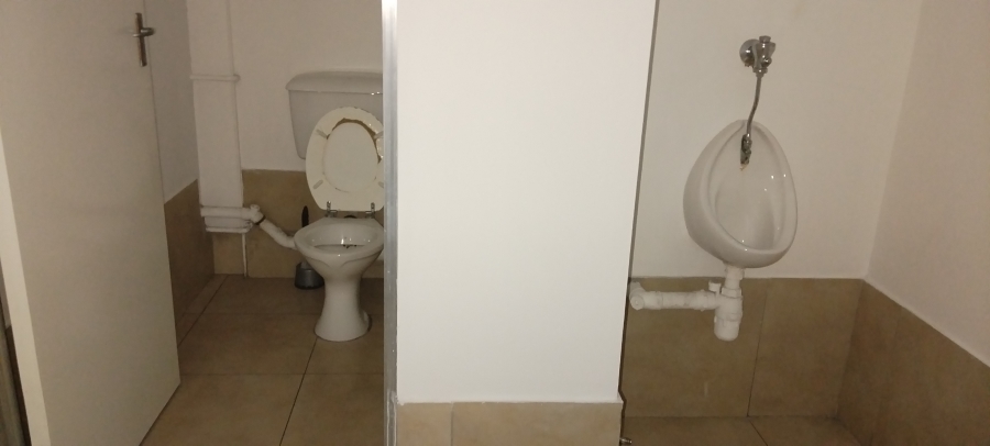 To Let Commercial Property for Rent in Benrose Gauteng