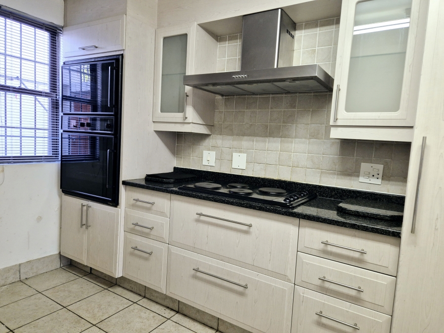 4 Bedroom Property for Sale in Victory Park Gauteng