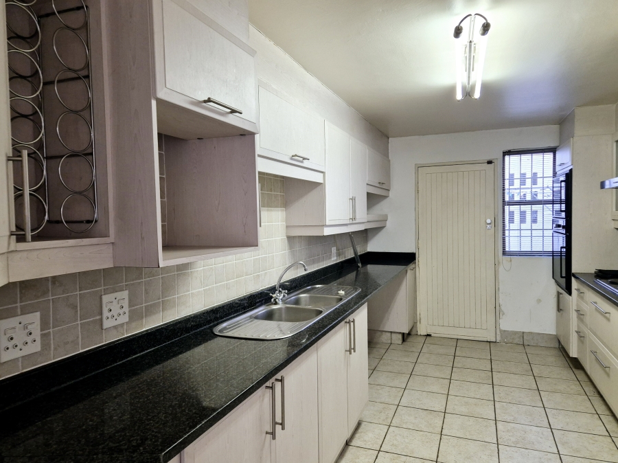 4 Bedroom Property for Sale in Victory Park Gauteng