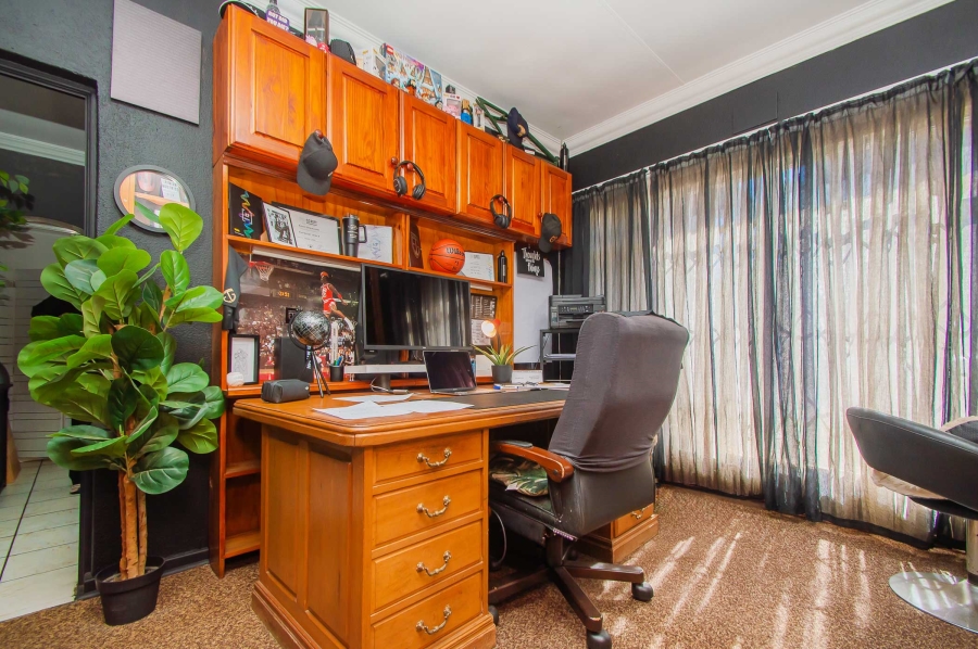 4 Bedroom Property for Sale in Noordheuwel Gauteng