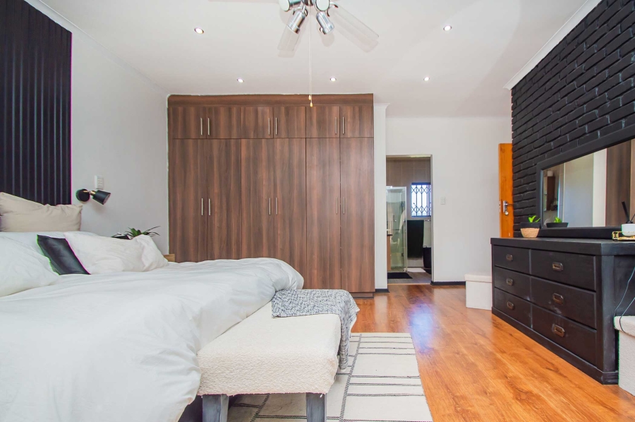 4 Bedroom Property for Sale in Noordheuwel Gauteng
