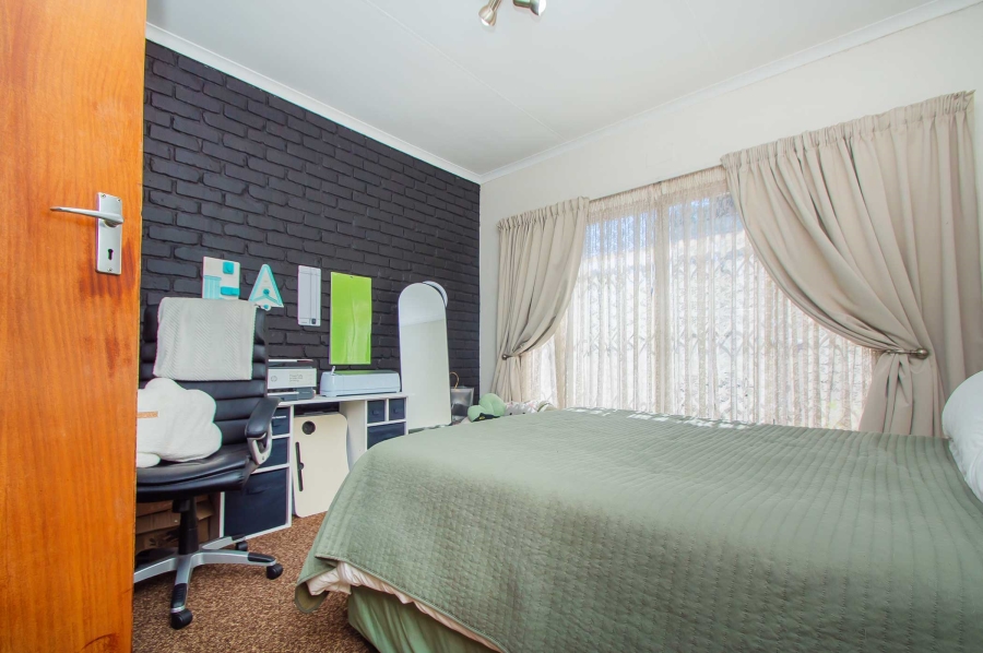 4 Bedroom Property for Sale in Noordheuwel Gauteng