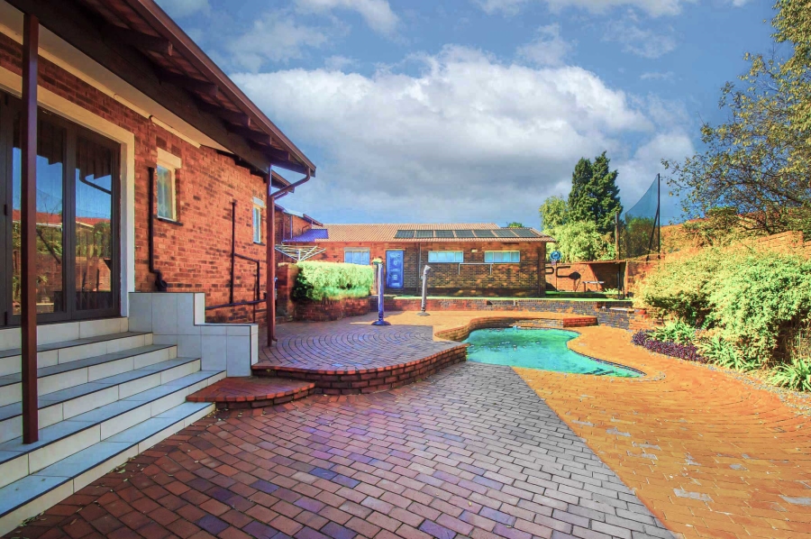 4 Bedroom Property for Sale in Noordheuwel Gauteng