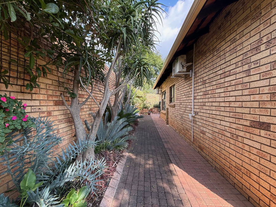 3 Bedroom Property for Sale in Equestria Gauteng