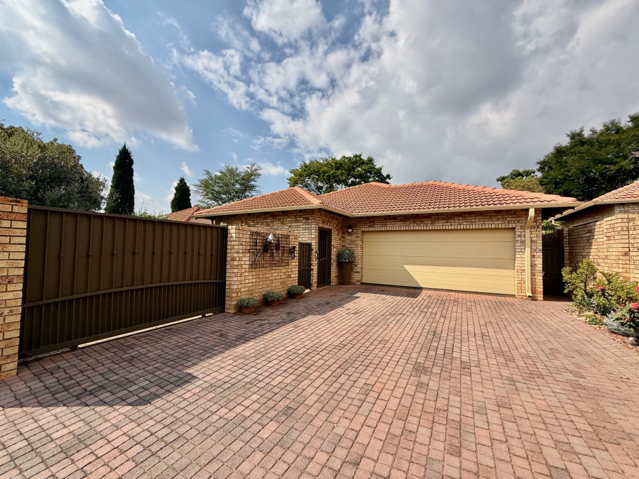 3 Bedroom Property for Sale in Equestria Gauteng