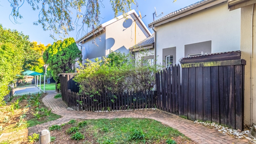 2 Bedroom Property for Sale in Douglasdale Gauteng