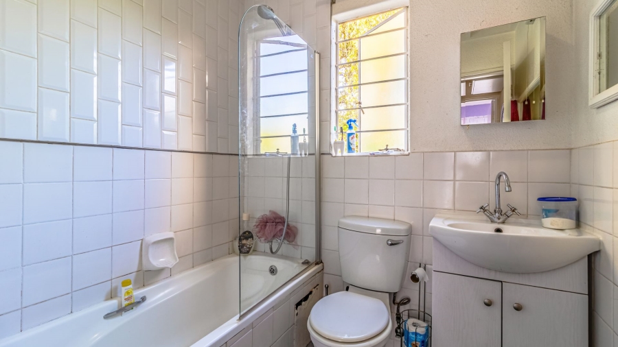 2 Bedroom Property for Sale in Douglasdale Gauteng