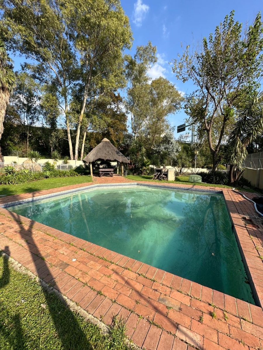 2 Bedroom Property for Sale in Douglasdale Gauteng