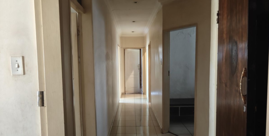 4 Bedroom Property for Sale in Laudium Gauteng