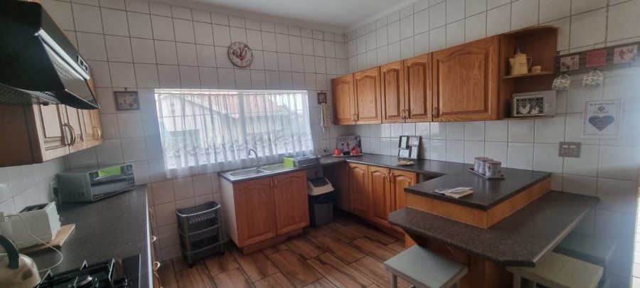 To Let 2 Bedroom Property for Rent in Elspark Gauteng
