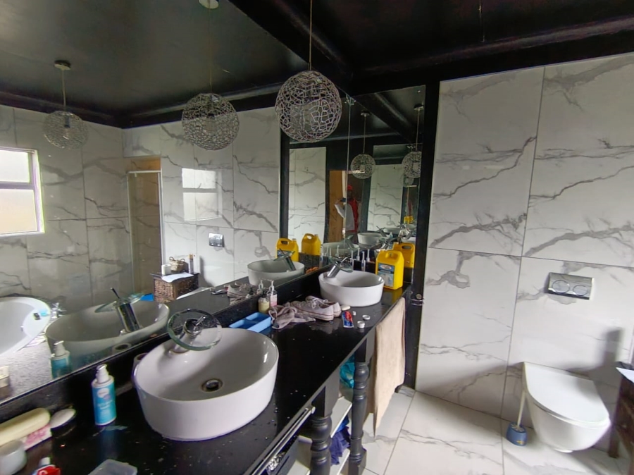3 Bedroom Property for Sale in Crystal Park Gauteng