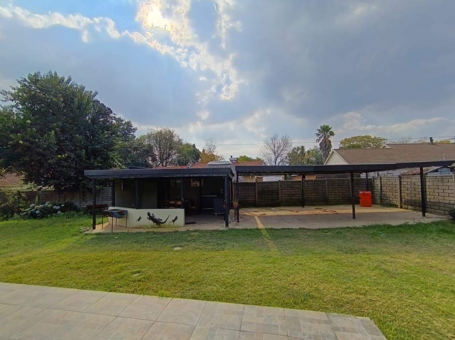 3 Bedroom Property for Sale in Crystal Park Gauteng
