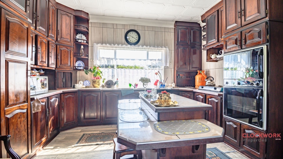 5 Bedroom Property for Sale in Dalview Gauteng