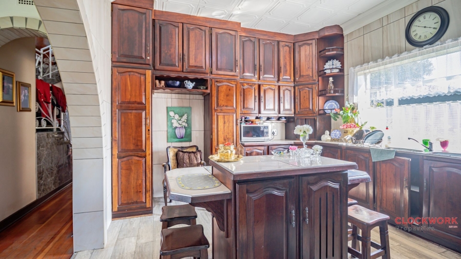 5 Bedroom Property for Sale in Dalview Gauteng
