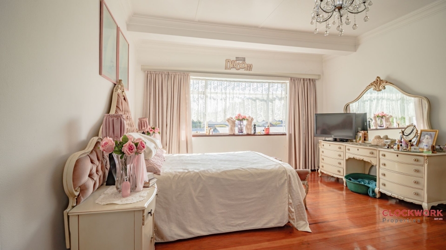 5 Bedroom Property for Sale in Dalview Gauteng