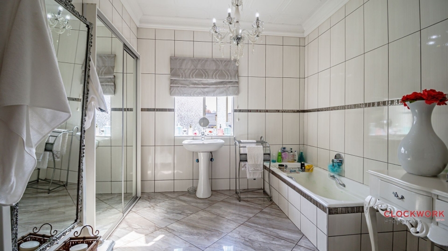 5 Bedroom Property for Sale in Dalview Gauteng
