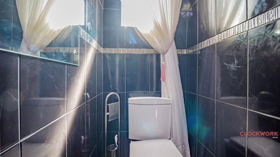 5 Bedroom Property for Sale in Dalview Gauteng