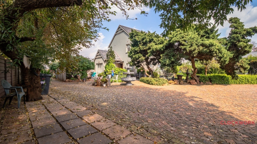 5 Bedroom Property for Sale in Dalview Gauteng