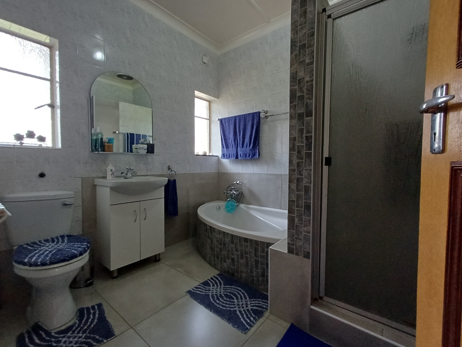 5 Bedroom Property for Sale in Eastleigh Gauteng