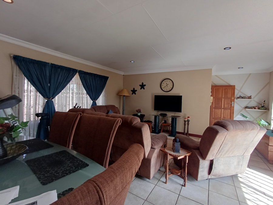 5 Bedroom Property for Sale in Eastleigh Gauteng