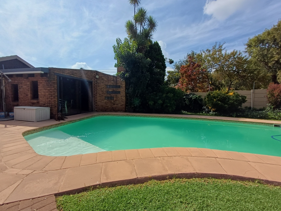 5 Bedroom Property for Sale in Eastleigh Gauteng