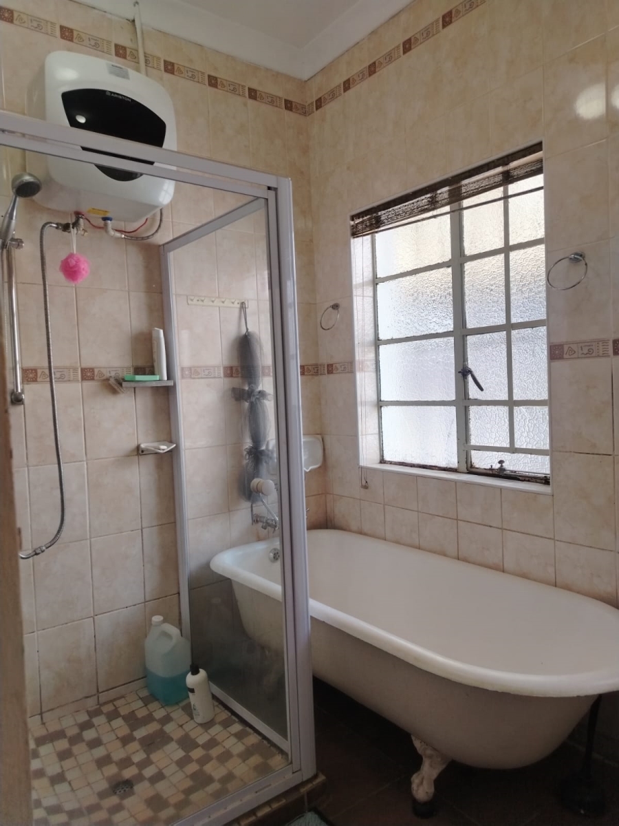 3 Bedroom Property for Sale in Wychwood Gauteng