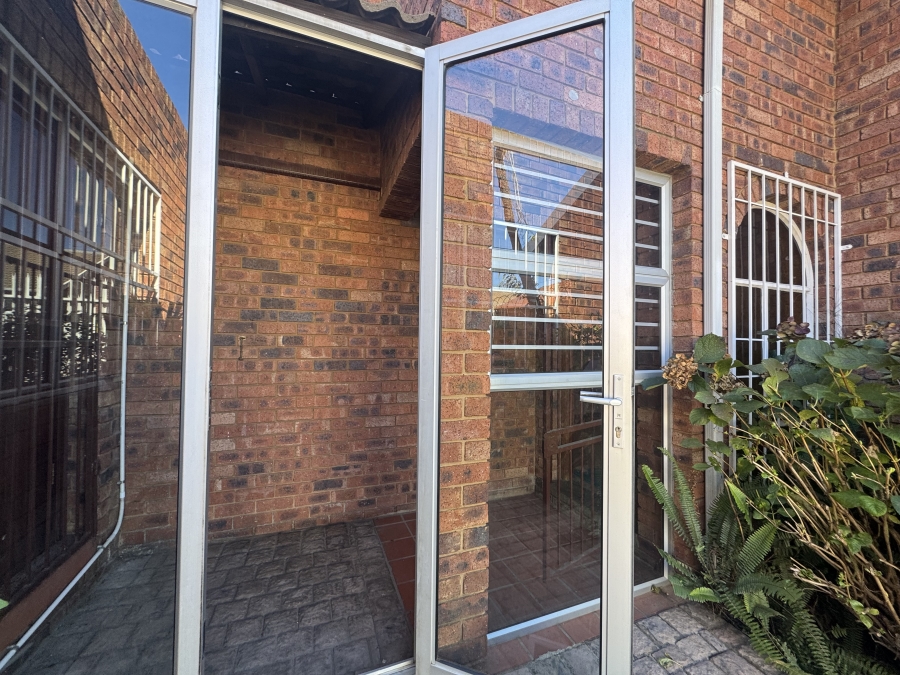 3 Bedroom Property for Sale in Mayberry Park Gauteng