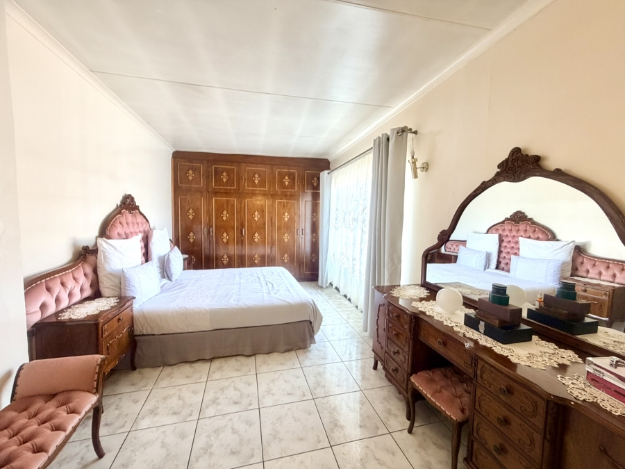 5 Bedroom Property for Sale in Rynsoord Gauteng