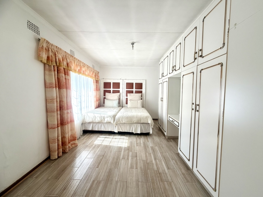 5 Bedroom Property for Sale in Rynsoord Gauteng
